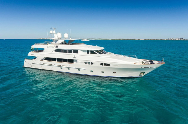 M/Y MISS STEPHANIE | RICHMOND YACHTS