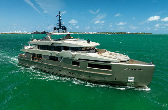 M/Y MAVERICK | ADMIRAL