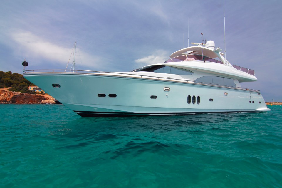 Moon Yacht for Sale - Horizon Luxury Yacht