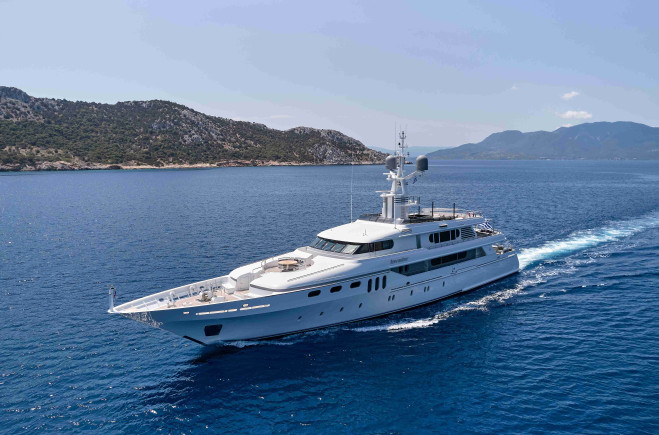 M/Y INVADER