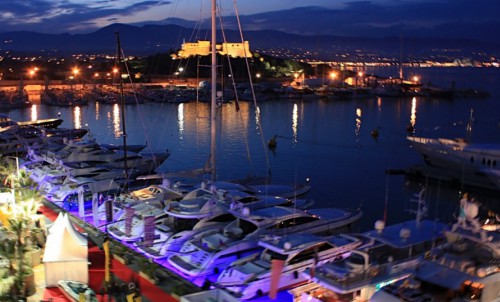 Antibes Yacht Show - Visit Bluewater's Crew Lounge