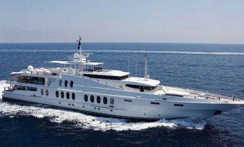 Bluewater Extends A Warm Welcome To 55m M/Y OCEANA