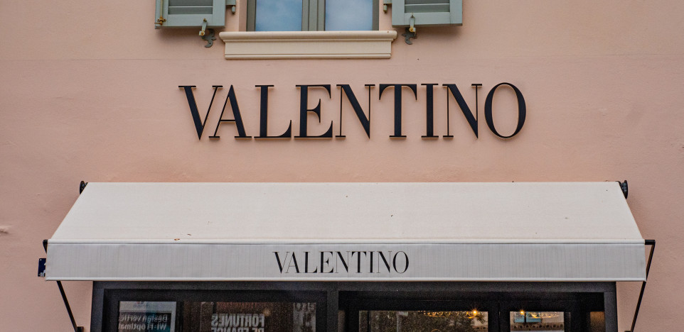 Valentino-VRING-handbag - Bal Harbour Shops